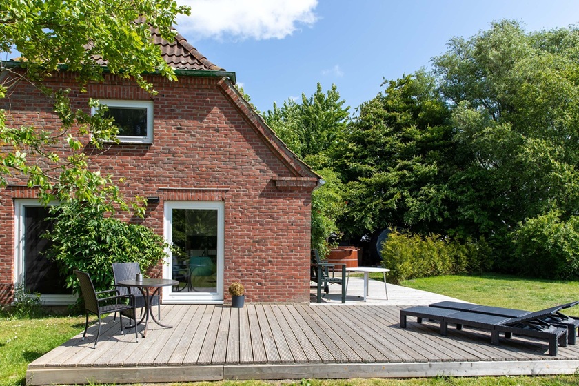 Nordseekaten Ferienhaus Deichkate mit großer Terrasse