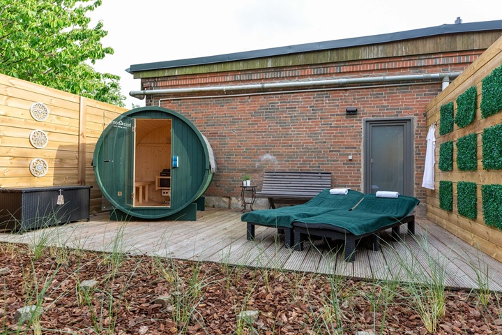 Nordseekaten Ferienwohnung Gästekate Saunaterrasse mit Liegestühlen