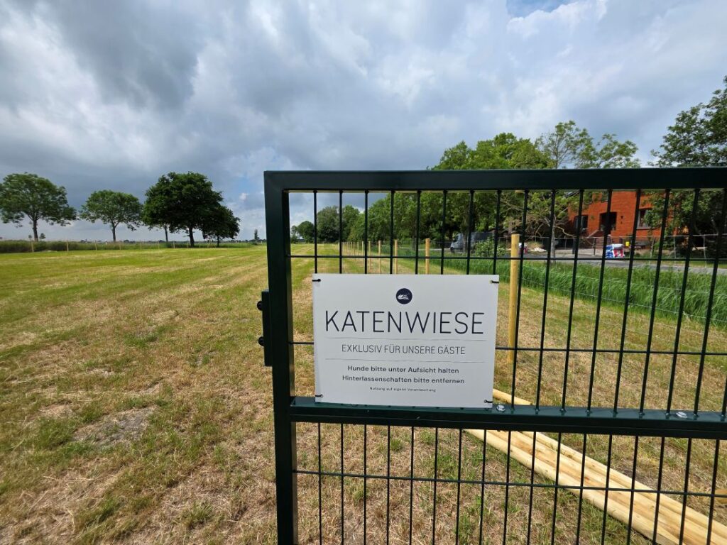 Nordseekaten Eingang zur Katenwiese